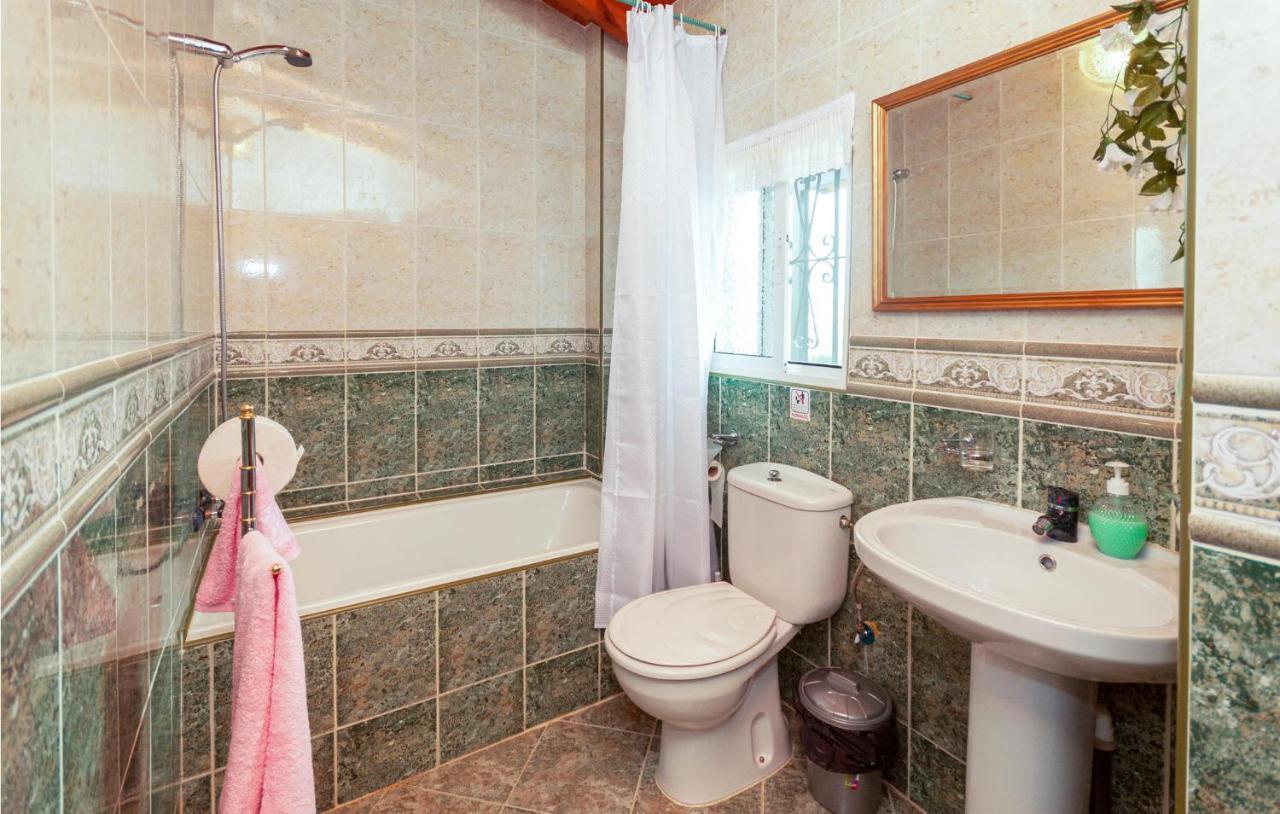 Awesome Home In Antequera With Wifi Eksteriør billede