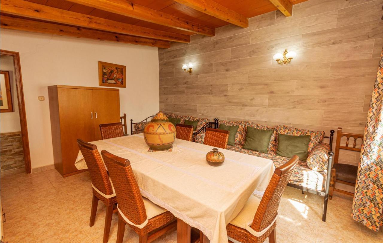 Awesome Home In Antequera With Wifi Eksteriør billede